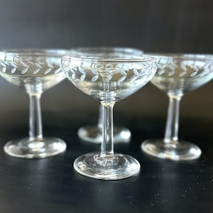 Vintage Etched Champagne Coupe Glasses – Set of 4 | Classic 4oz Cocktail Glassware | Leaf Pattern | Mid-Century Barware | Two Sets Available