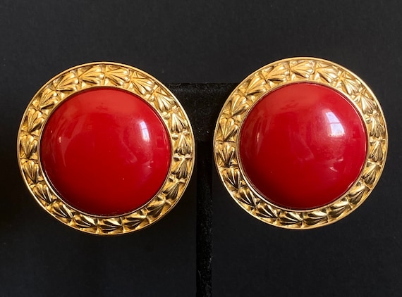 1980s Trifari Large Red and Gold Round Disc Clip-… - image 1