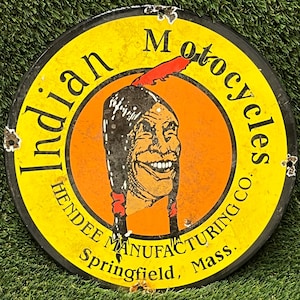Letrero de porcelana vintage Indian Motorcycles Hendee MFG Chief Metal Enamel Gasolinera Anuncio 12 en amarillo negro naranja