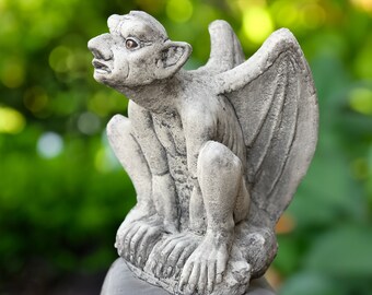 Concrete guardian gargoyle sculpture Medieval decor Fairy garden figurine Outdoor stone monster statue Halloween ornament Gothic fantasy art