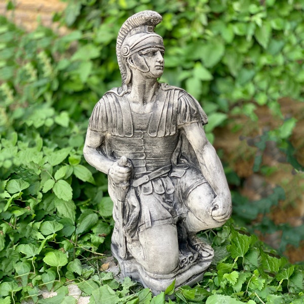 Großer römischer Soldat Krieger Massive griechische Statue für Gartenskulptur Steinguss Gartenstatue Zenturio Mann Soldatenfigur Antikes Statue