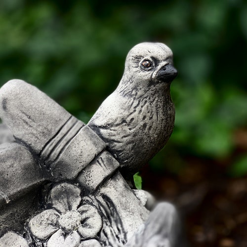 Cement bird planter Lovely garden plant shops pot Stone bird figure Concrete bird ornament Unique basket for flowers Outdoor planter pot gift