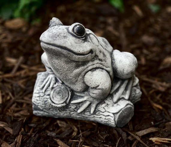 Cement Frog Sculpture Concrete Frog Statue Garden Frog Ornament Stone Frog  Decor Lucky Frog Figurine Cute Animal Statue Lovely Garden Gift -   Canada