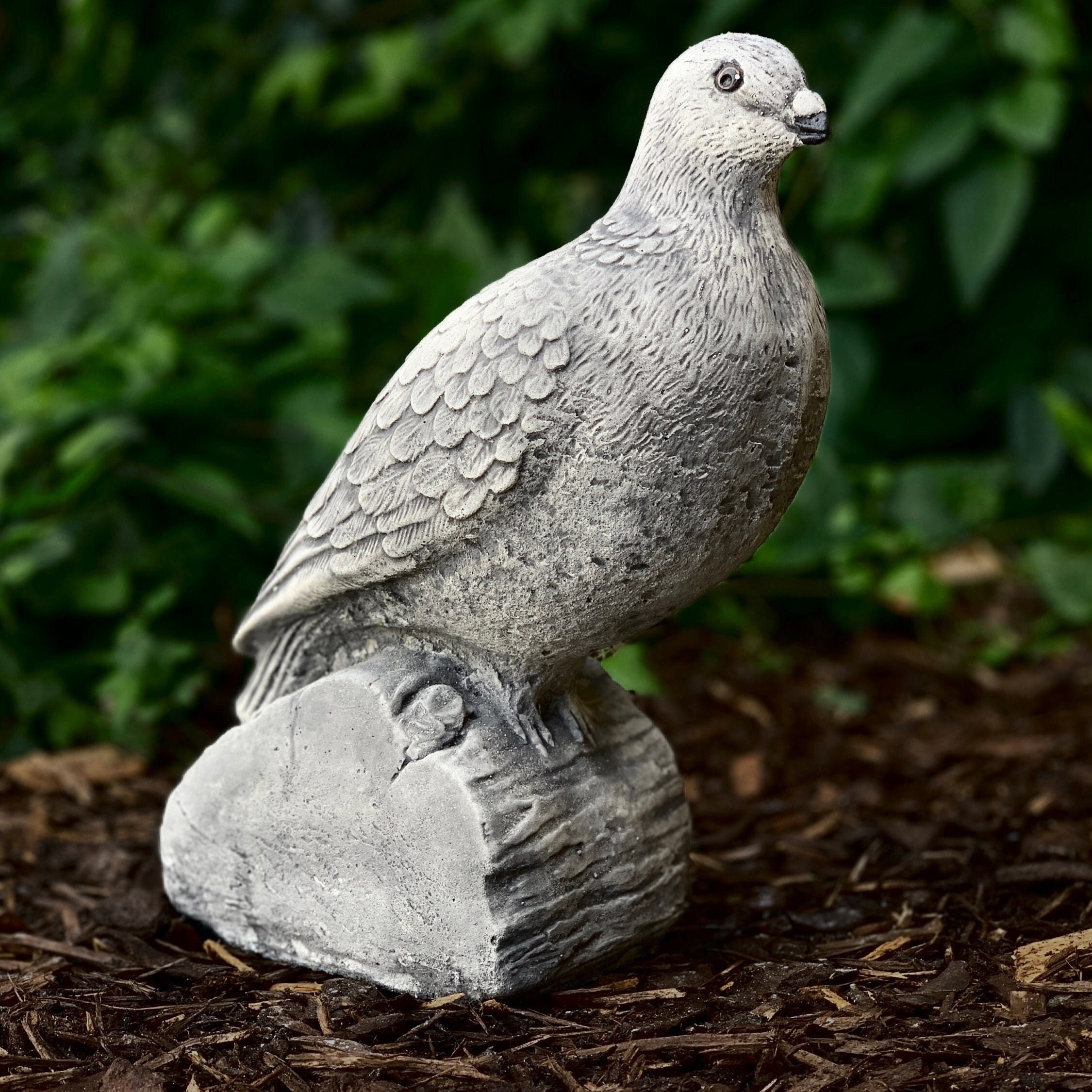 Bird doves figurine Backyard decor Concrete bird Outdoor sculpture Gift farm lovers Garden
