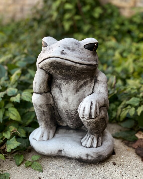 Concrete Frog Sculpture Outdoor Garden Frog Statue Ornament Funny