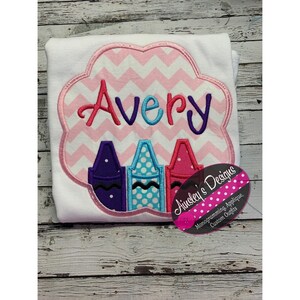 Coloring thematisches Back to School Shirt! Kann mit Namen oder Monogramm personalisiert werden!