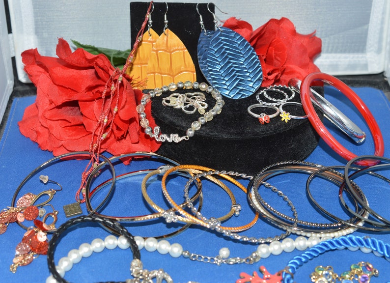 MIXED JEWELRY LOT Red/blue 28 Pieces Earringsnecklaces Etsy