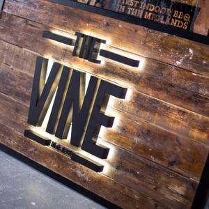 Letrero con logotipo empresarial retroiluminado LED personalizado: Letrero de pared iluminado en 3D para oficinas, tiendas, salones y cafeterías. Decoración personalizada con el nombre de la empresa.