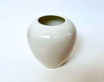 Vase rond en céramique fait main, blanc