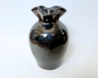 Vase à volants en céramique fait main, noir