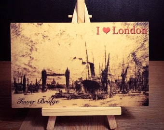 vintage Scratch Art London Tower Bridge Carte postale en bois unique et mini chevalet Uk