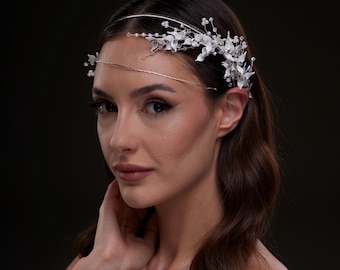 White Floral Bridal Hair Band– Delicate Crystal &amp; Pearl Headpiece for Weddings and Special Occasions