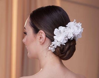 Eleganter Haarkranz mit Blüten– Hochzeit Haarschmuck - eleganter Haarschmuck