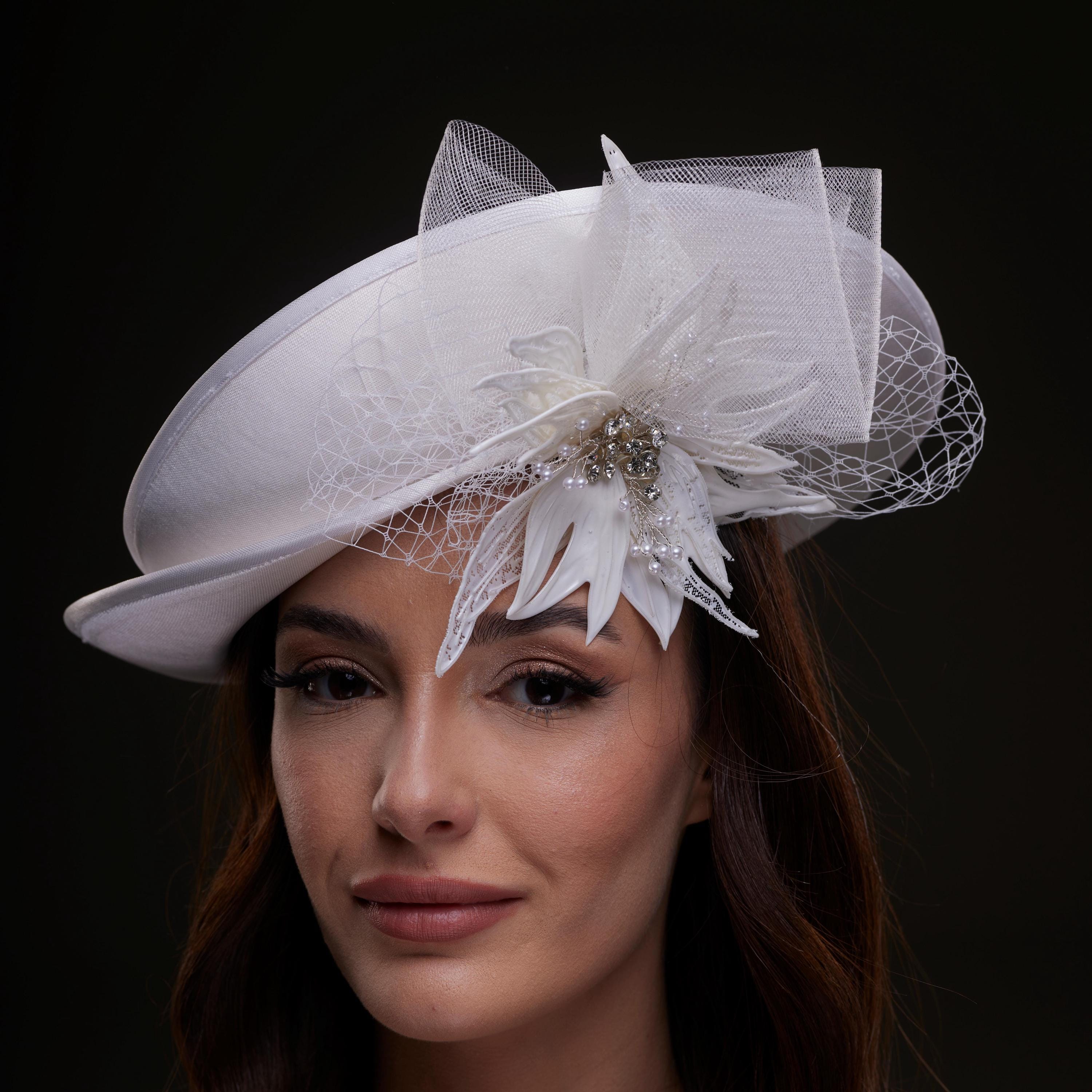 White fascinator hat with organza and satin detailing White Fascinator - Etsy main image 4