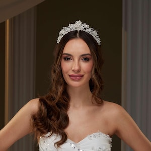 Elegant Crystal Wedding Tiara-Wedding Hair Jewelry- Elegant Hair Accessory