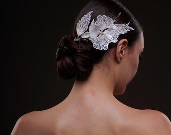 Bridal Flower & Leaf Side Comb – Crystal and  Pearl Wedding Hair Accessory for Brides, Bridesmaids, Proms and Special Occasions