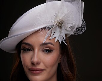 Vintage White Lace Wedding Hat: Rhinestone Bridal Headpiece  display picture 1