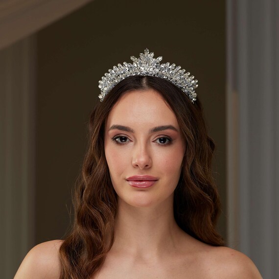 Crystal & Rhinestone Tiara-wedding Hair Jewelry- Elegant  display picture 1