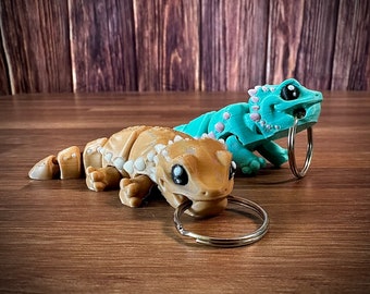 Mini Bearded Dragon Keychain - Articulated Mini Creatures! True to life keychain with articulation and chatterbox sounds!