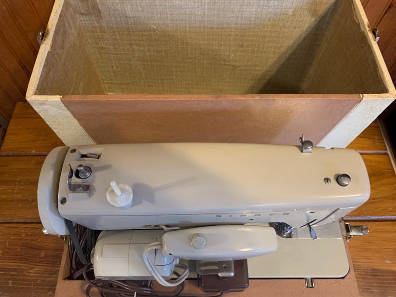 Singer 187 Vintage Singer Fashion Mate 237 Sewing Machine: Heavy Duty, Zigzag ...