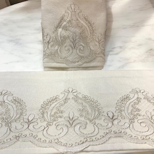 French Lace Detail Hand Towel, Lacy Hand Towel, Soft Cotton Towel, Turkish Towel, Hausewarming Gift, Vintage Hand Towel, Baroque Style Towel