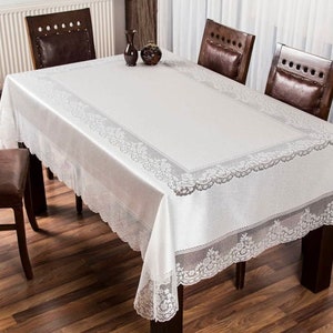 Lace tablecloth stylishly designed rectangular tulle lace tablecloth is made of easy-to-wash stain-resistant tulle fabric hausewarming gift