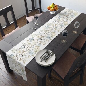 Floral Cotton Table Runner: Elegant Dining Table Centerpiece