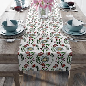 Ottoman Tulip Table Runner: Turkish Floral Design, Vibrant Colors