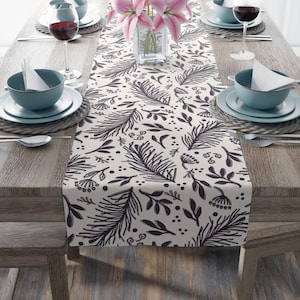Botanical Table Runner: Elegant Farmhouse Dining Decor
