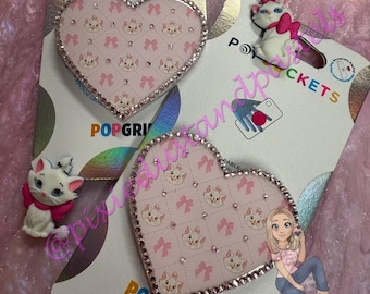 ¡Soporte para teléfono Marie "Gatita con clase" de Los Aristogatos! ¡Soporte para teléfono Lady Pop! Porta credenciales Pretty Kitty Girl