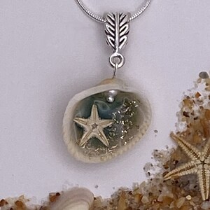 Natural Seashell Necklace, Resin Ocean Scene, Shell Pendant, Beach Wedding, Ocean Jewelry