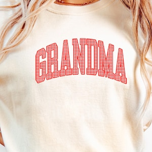 Personalized Grandma Shirt, Custom Gingham Grandma Tee, Coquette Nana Sweatshirt, Vintage Red Checkered Grandmom Shirt, Gift for Grandma