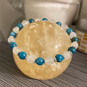 Apatit & Blue Flash Mondstein Edelstein Armband: Handgefertigtes 6 mm Perlen Stretch Armband