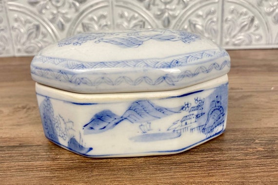 Blue and White Dresser Box, Vintage Chinese Porce… - image 4