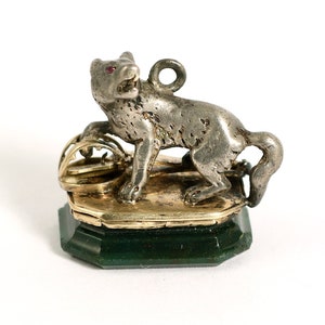 Antique Georgian Silver & Gold Wolf Fob Seal with Bloodstone Base – Exquisite 19th-Century Jewelry Collectible