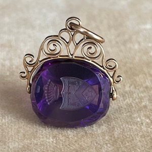Victorian Intaglio Amethyst Fob Pendant in 14k Gold – Rare Heraldic Crest Seal, Antique Armorial Jewelry