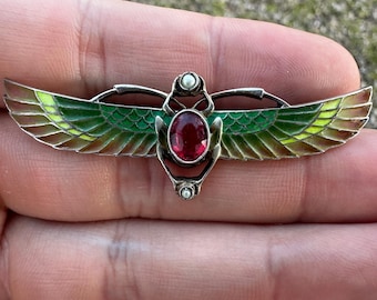 Egyptische Revival Scarabee Pilque a Jour Broche met zilver en granaat