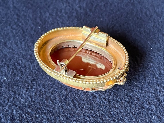 アンティーク ハードストーン カメオ 18K ゴールド ブローチ