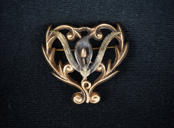 Art Nouveau 14k Gold Floral Brooch - image 1