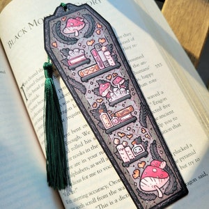 2&quot;x6&quot; Green Coffin Bookmark with Tassel - Green Witch Cardstock Paper Marker, Unique Spooky Bookish Library Page Tracker not Laminated
