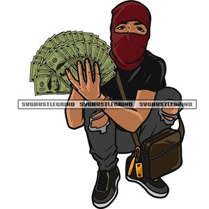 Puede incluir: Una persona con una capucha roja y una camisa negra sostiene un abanico de dinero en efectivo. Lleva pantalones vaqueros azules y una bolsa de cuero marrón con una cadena dorada.