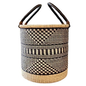 Großer gewebter Wäschekorb, afrikanischer gewebter Korb, handgewebter Korb, natürlicher Bolga-Wäschekorb, Korb mit Griff, Vintage-Korb