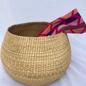 Round floor basket , Round Basket, Storage & Laundry Hamper , Handwove Natural Coiled Seagrass Basket , Wicker Basket