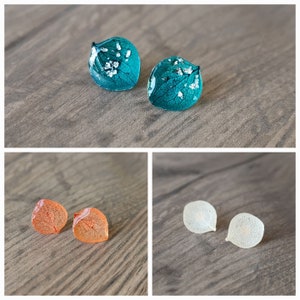 Tiny Petals Resin Studs Earrings | Real Dried Hydrangea Flower | Stainless Steel