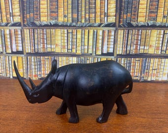 Figura de rinoceronte tallada a mano en madera, decoración de arte popular