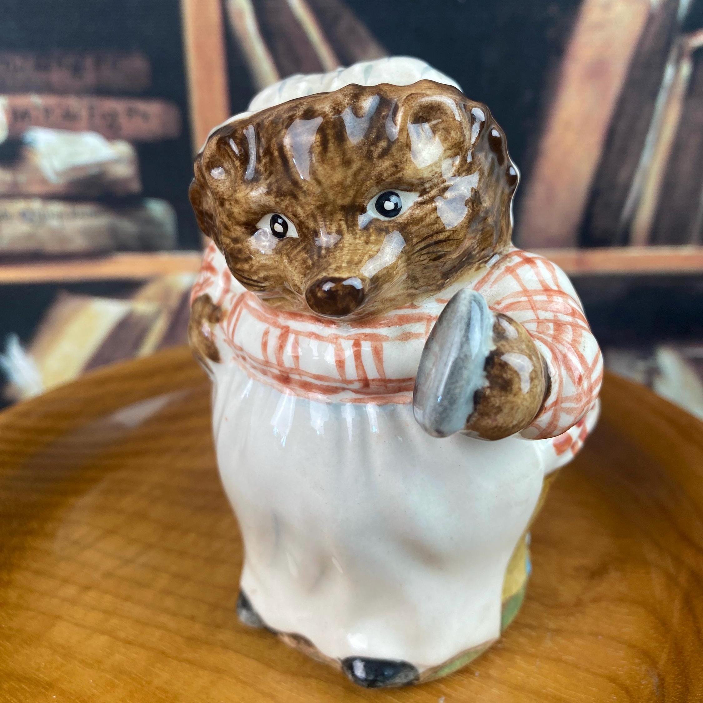 Beatrix Potter's Mrs Tiggy Winkle Figurine 1971 - Beswick England