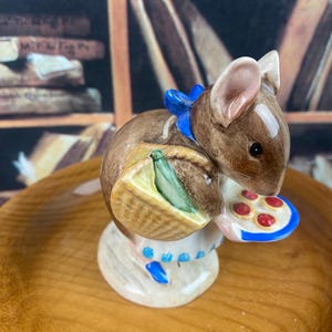 Beatrix Potter&#39;s Appley Dapply Figurine 1971 - Beswick England
