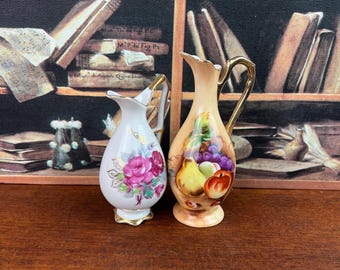 Juego de 2 jarras miniatura de porcelana vintage / Jarras pequeñas de cerámica pintadas a mano con motivos frutales y florales / Jarrones japoneses de mediados de siglo