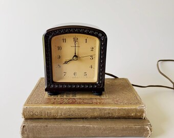 Vintage Hammond Bakelite Electric Art Deco 1930's Clock
