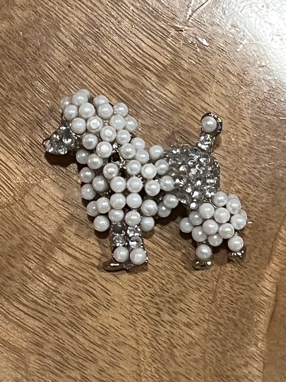 Vintage Rhinestone And Pearl Poodle Dog Brooch Pi… - image 3